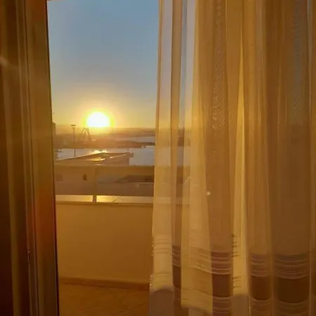 Апартаменты Marina Bay View
