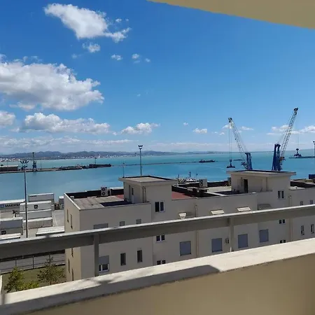 Marina Bay View Апартаменты *